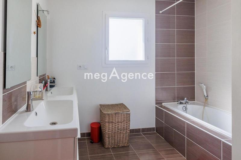 Maison - 91 m² - 4 pièces