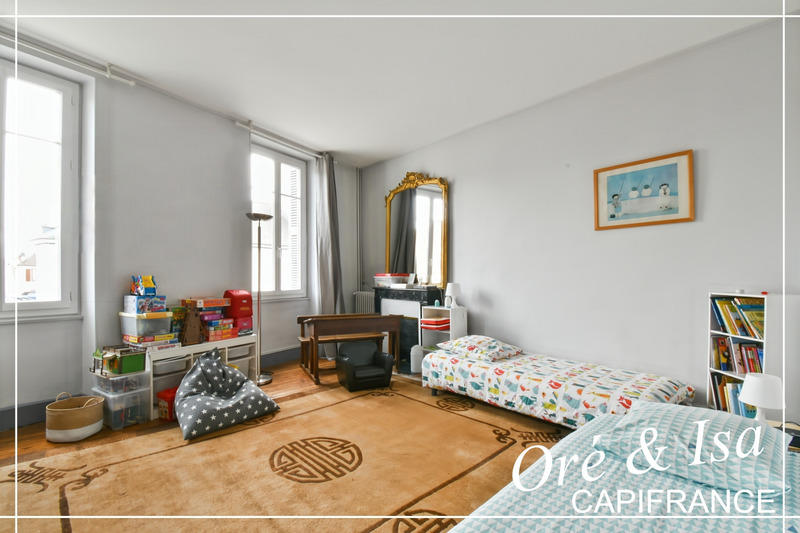 Maison de village - 338 m² - 15 pièces