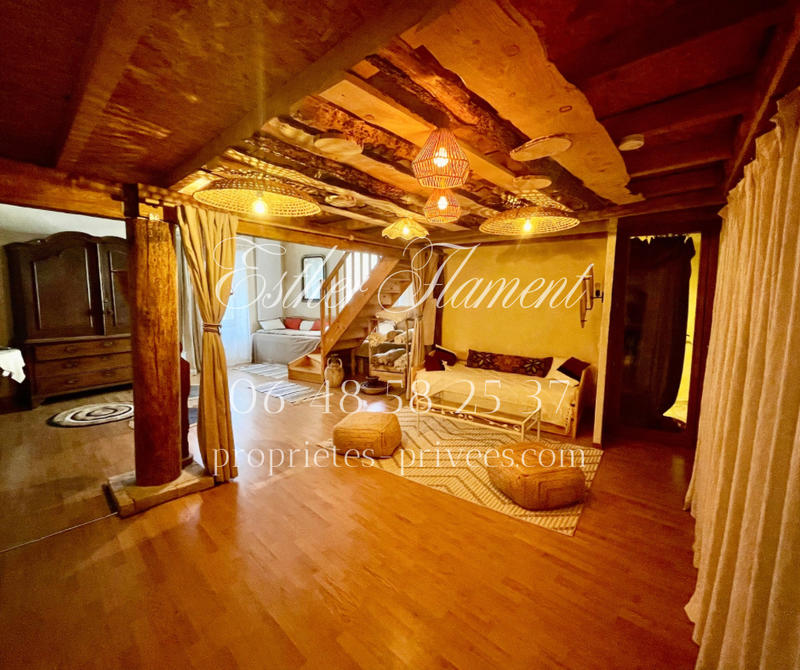 Demeure - 590 m² - 16 pièces