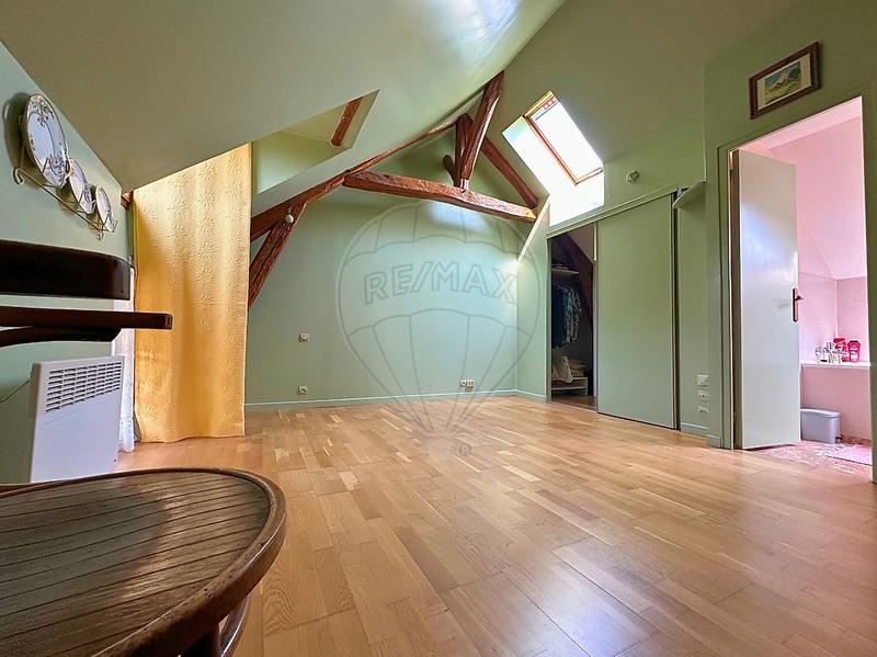 Demeure - 193 m² - 9 pièces