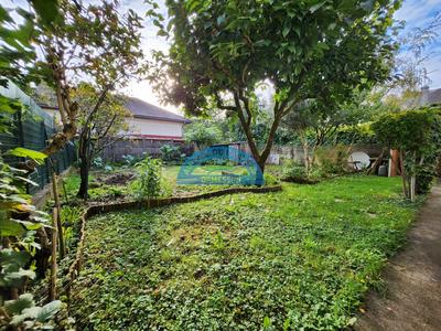 Maison - 200 m² - 8 pièces