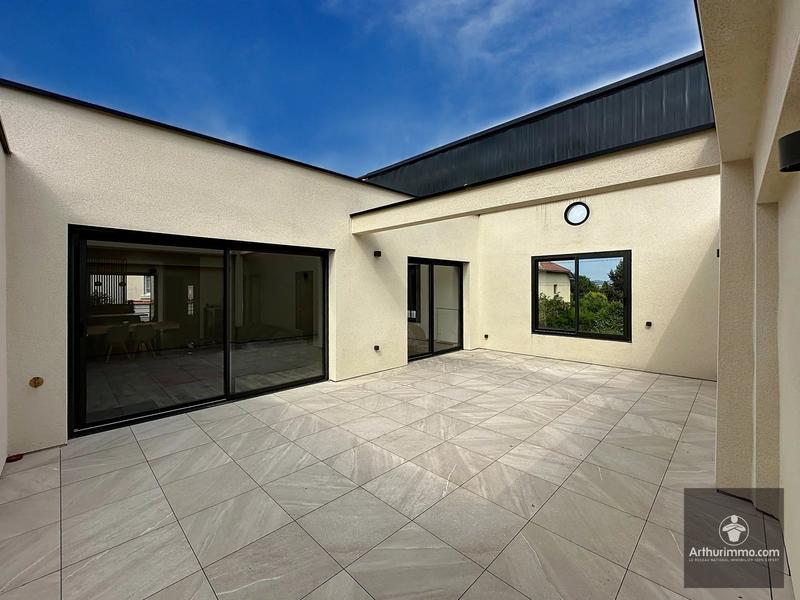 Appartement - 100 m² - 4 pièces