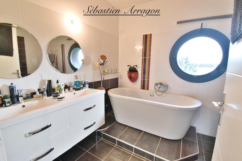 Maison - 212 m² - 6 pièces