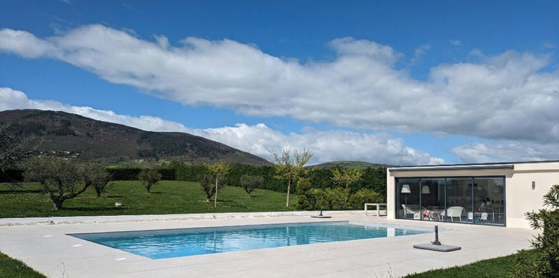 Propriété - 290 m² - 5 pièces