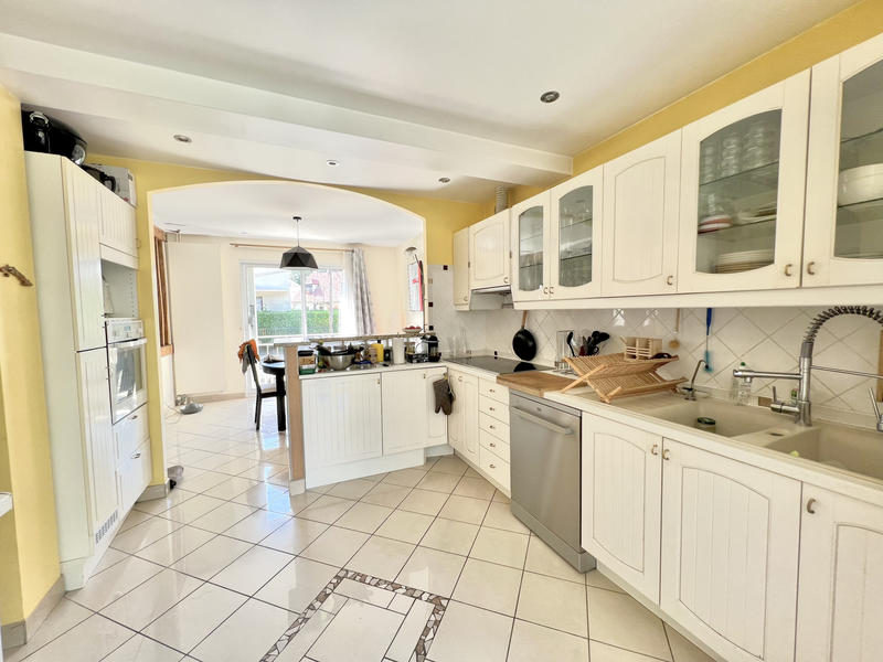 Maison - 146 m² - 8 pièces