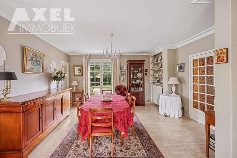 Maison - 225 m² - 6 pièces