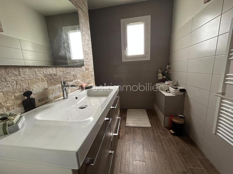 Maison - 100 m² - 5 pièces