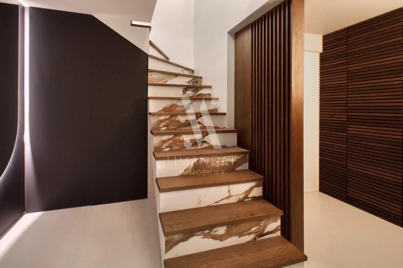 Villa - 286 m² - 6 pièces