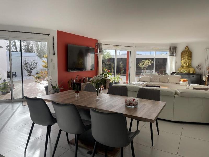 Maison - 196 m² - 5 pièces