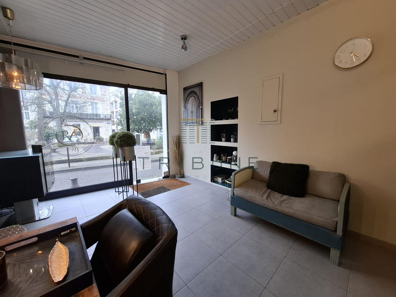 Local commercial - 130 m² - 2 pièces