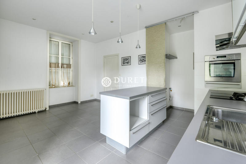 Maison - 258 m² - 14 pièces