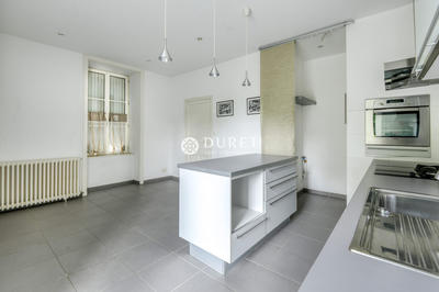 Maison - 258 m² - 14 pièces