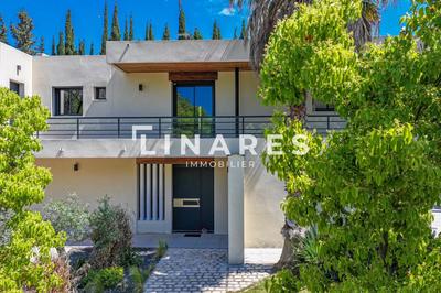 Villa - 349 m² - 8 pièces