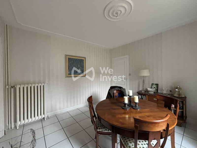 Maison - 228 m² - 8 pièces