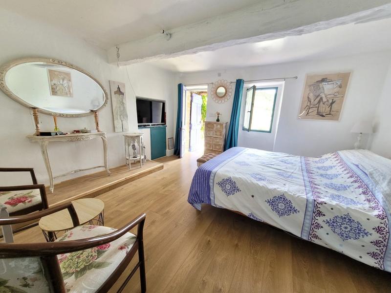 Maison - 222 m² - 8 pièces