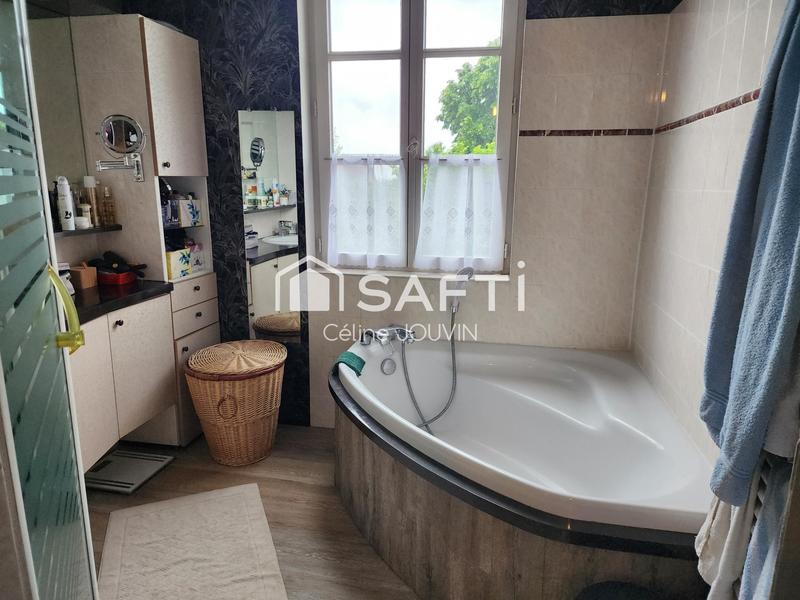 Maison - 220 m² - 8 pièces