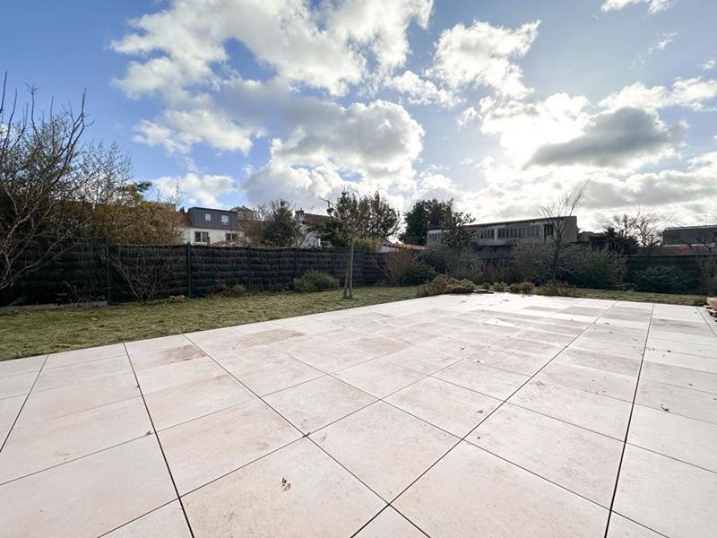 Maison - 196 m² - 8 pièces