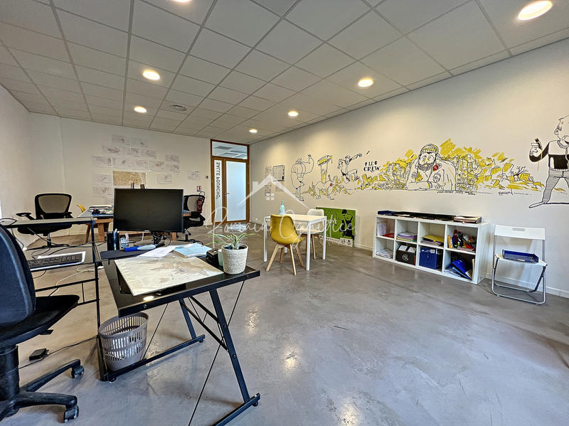 Loft - 311 m² - 8 pièces