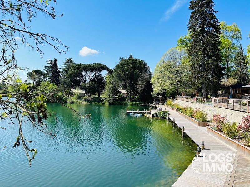 Maison - 260 m² - 8 pièces