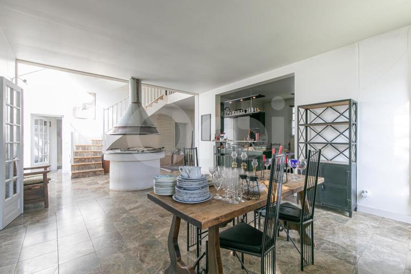 Maison - 199 m² - 7 pièces