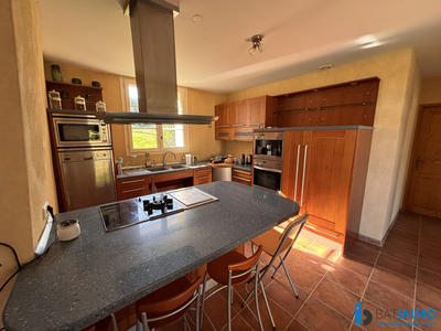 Maison - 239 m² - 7 pièces