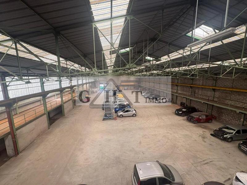 Entrepôt - 2 000 m²
