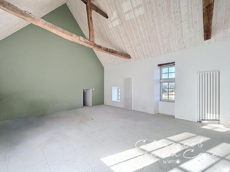 Maison - 260 m² - 11 pièces