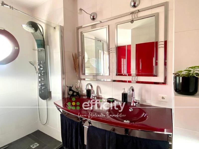 Maison - 160 m² - 8 pièces