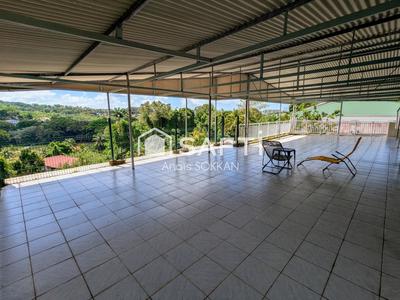 Maison - 203 m² - 11 pièces
