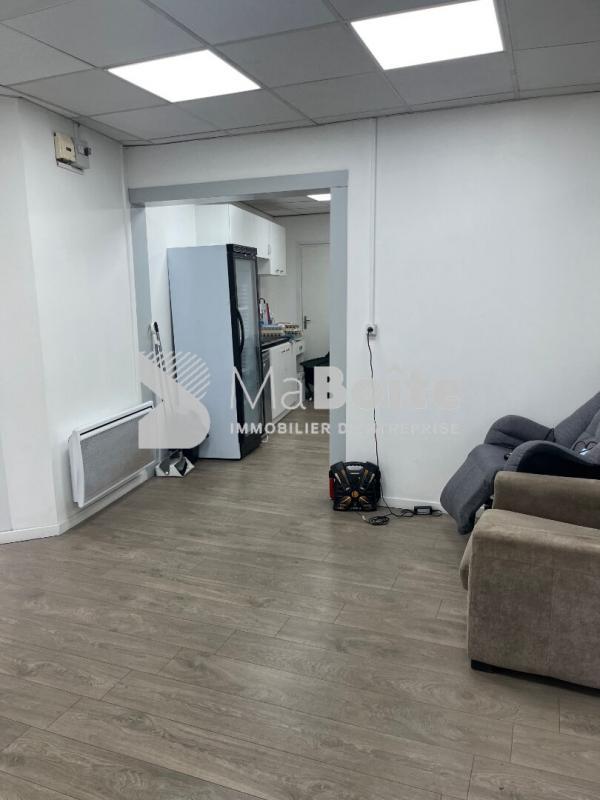 Entrepôt - 1 000 m²