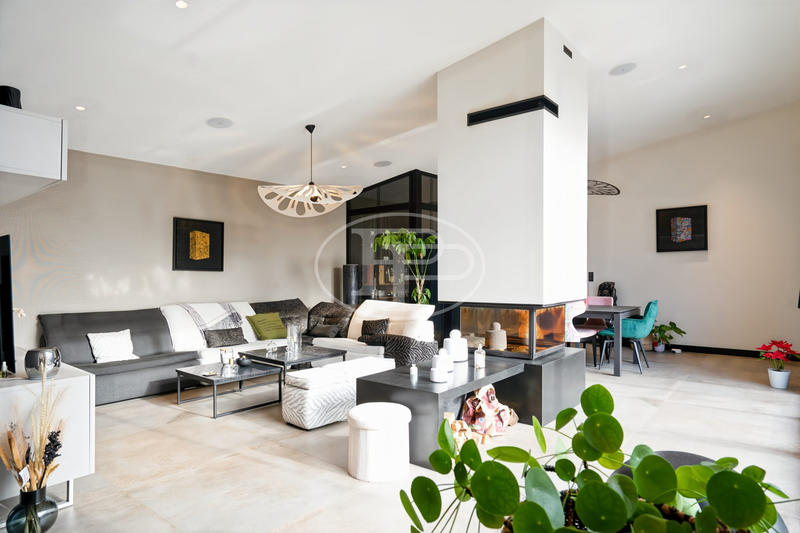 Maison contemporaine - 189 m² - 6 pièces