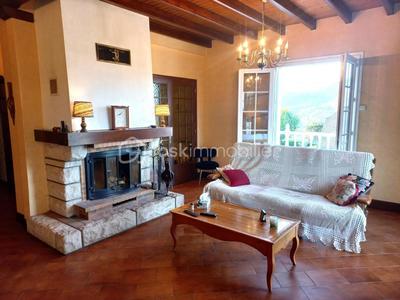 Maison traditionnelle - 135 m² - 7 pièces