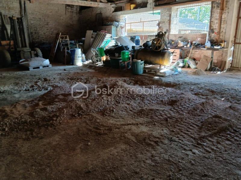 Grange - 179 m² - 1 pièce