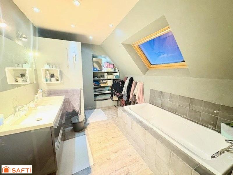 Maison - 186 m² - 7 pièces