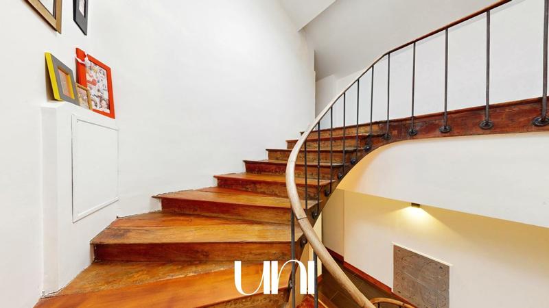 Propriété - 326 m² - 12 pièces