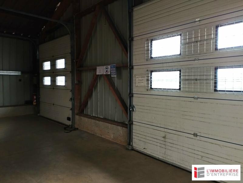 Local d'activité / Entrepôt - 2 200 m²