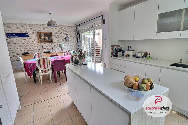 Maison - 185 m² - 7 pièces