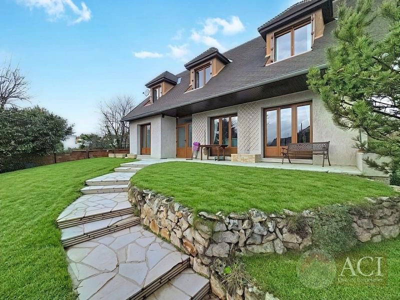 Maison - 147 m² - 7 pièces