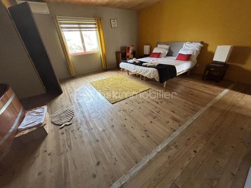 Château - 897 m² - 16 pièces