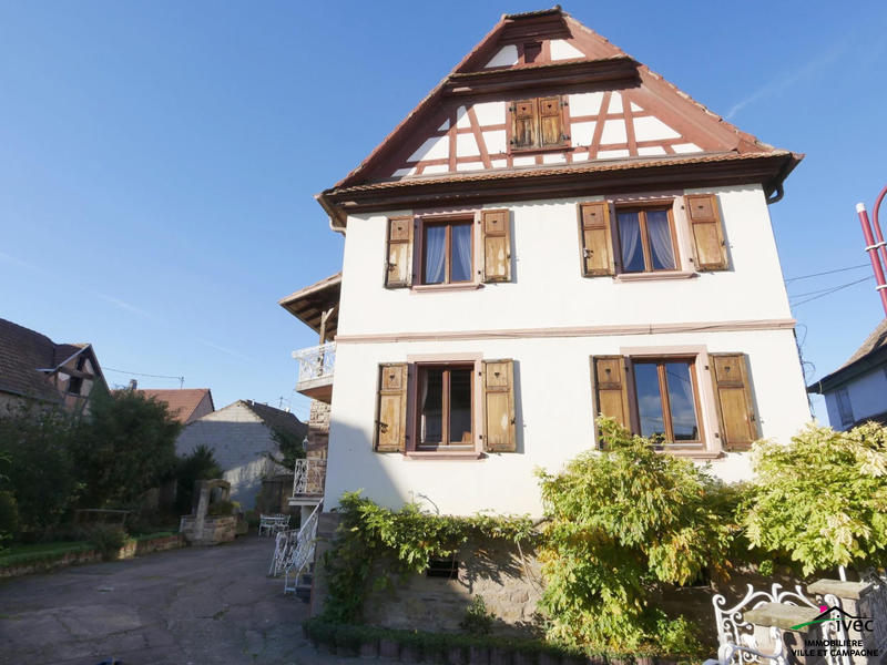 Maison - 238 m² - 8 pièces
