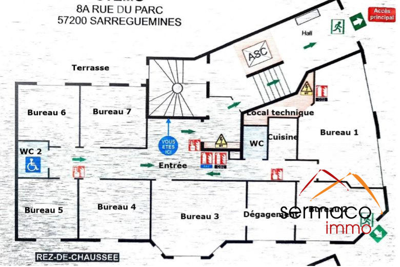 Local commercial - 121 m² - 9 pièces
