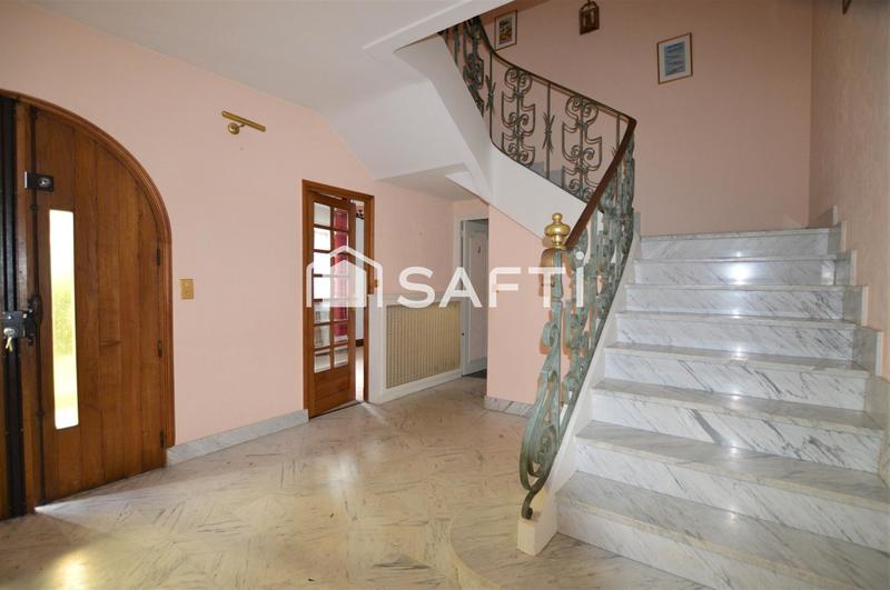 Maison - 231 m² - 8 pièces