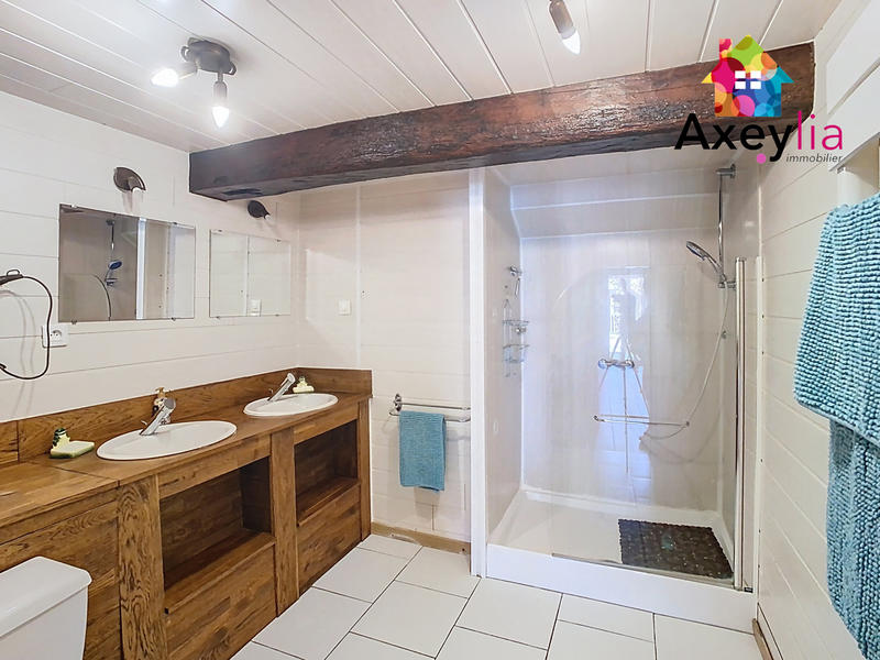 Maison - 257 m² - 7 pièces