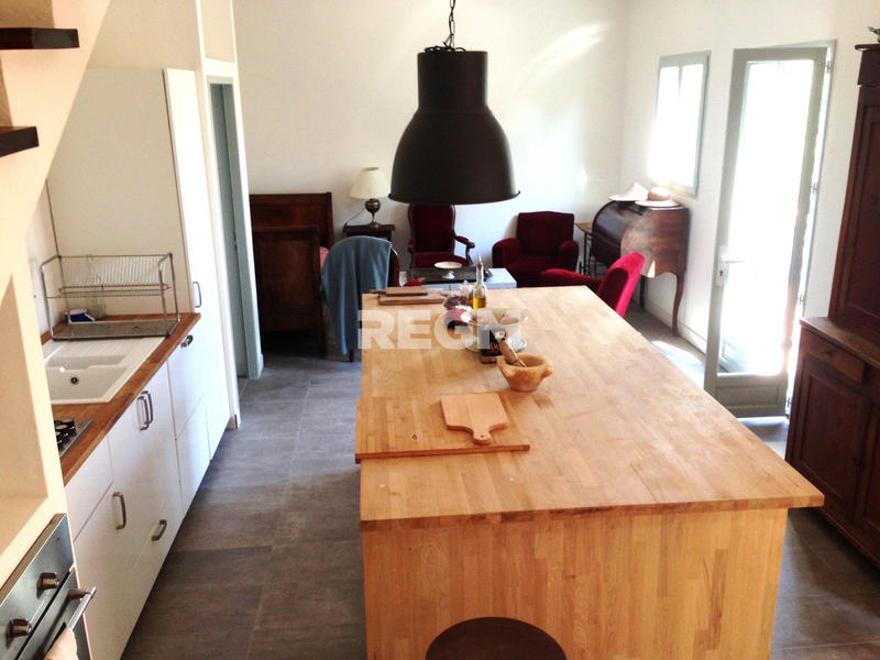 Maison - 750 m² - 6 pièces