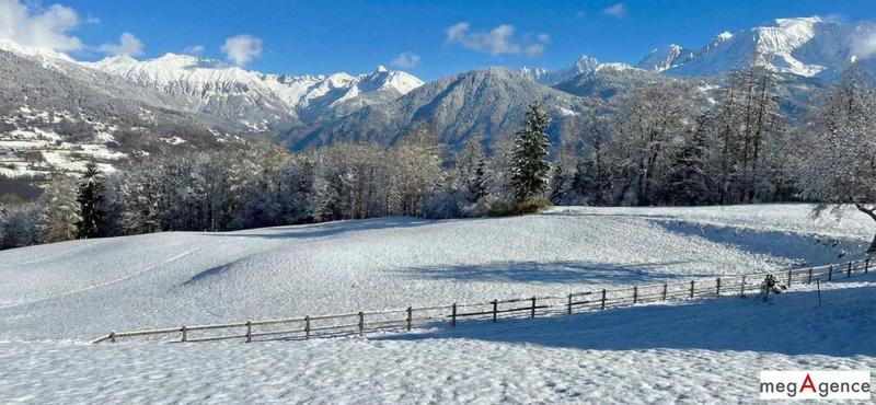 Terrain constructible - 1 010 m²