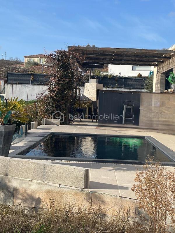 Maison traditionnelle - 106 m² - 5 pièces