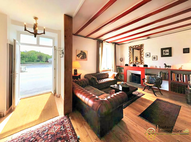 Maison - 282 m² - 10 pièces