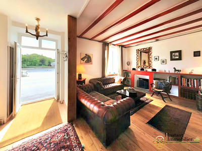 Maison - 282 m² - 10 pièces