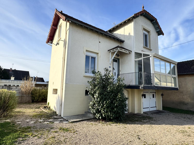 Maison - 90 m² - 6 pièces