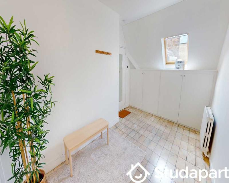 Chambre - 150 m² - 1 pièce